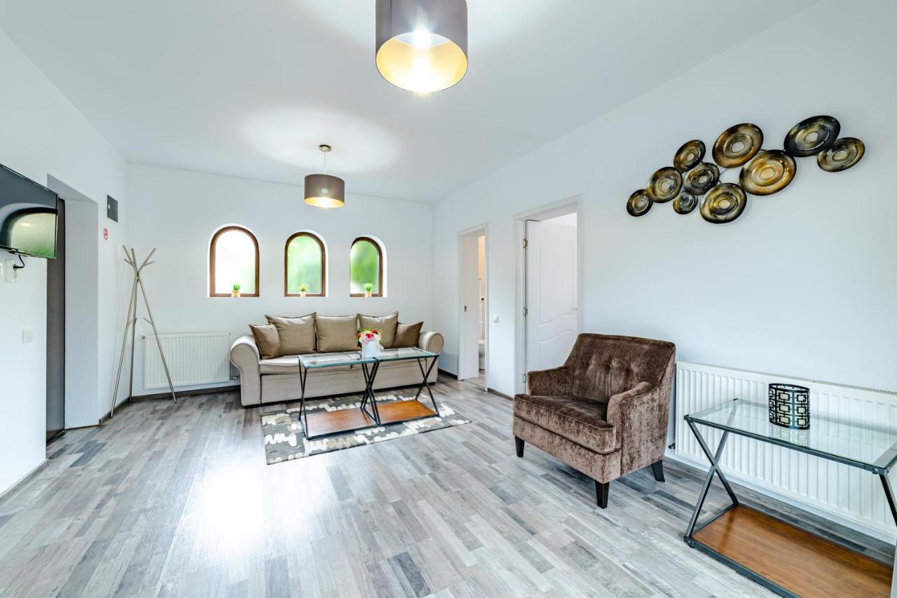 Yael Luxury Apartments 2 Буштені Екстер'єр фото